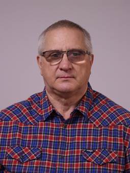 Зображення, що містить Обличчя людини, особа, сорочка, одежаВміст, створений ШІ, може бути неправильним.